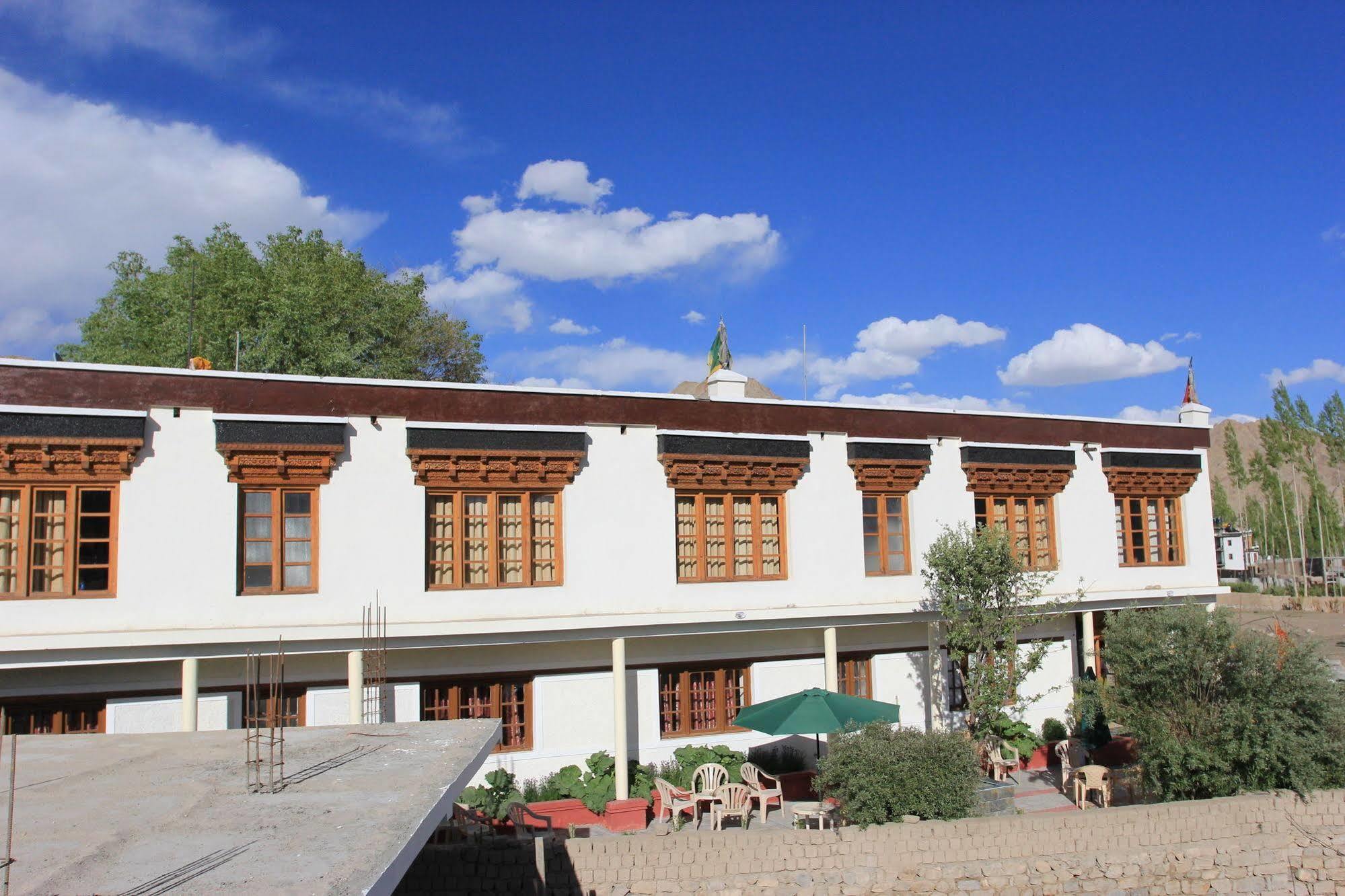 Hotel Mahay Palace Leh Exterior foto