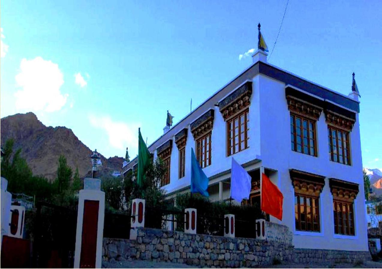 Hotel Mahay Palace Leh Exterior foto